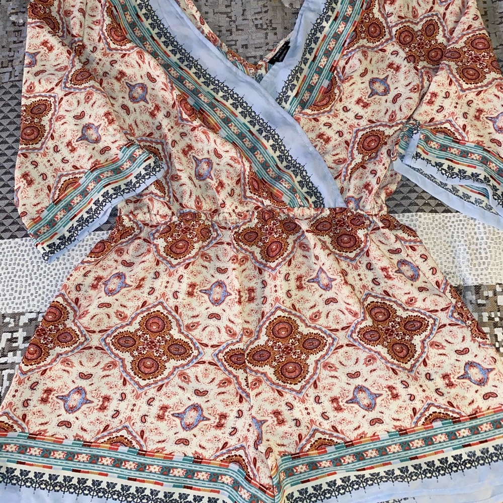 Super cute romper size M